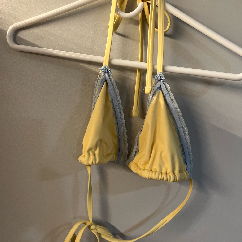 Chic Yellow And Blue Women's Bikini Top Pink Vs
